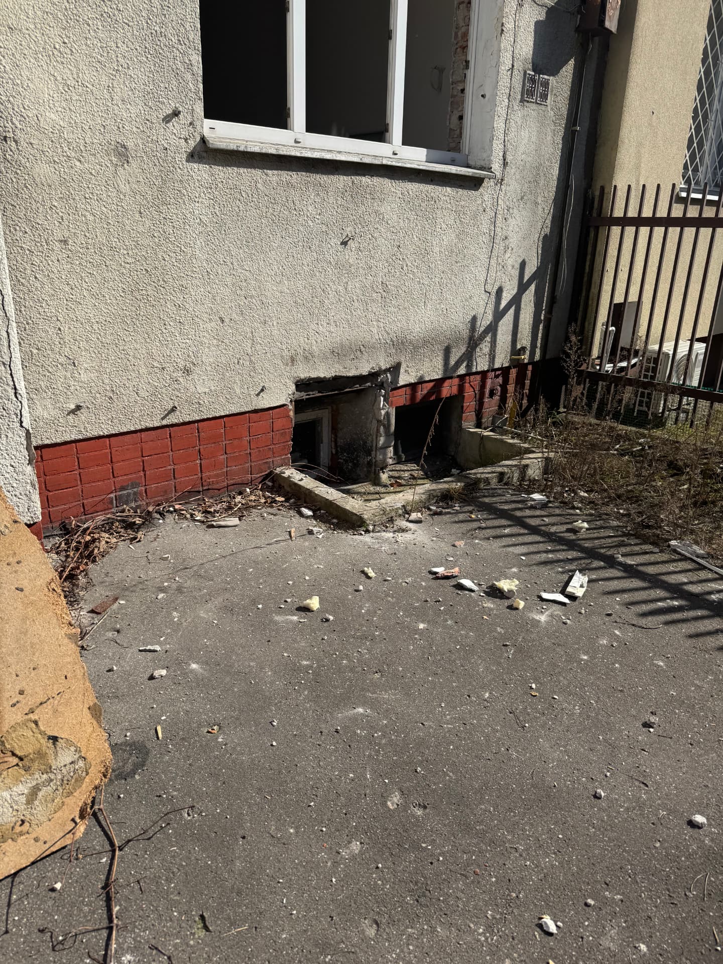 Odkopanie fundamentów — 3