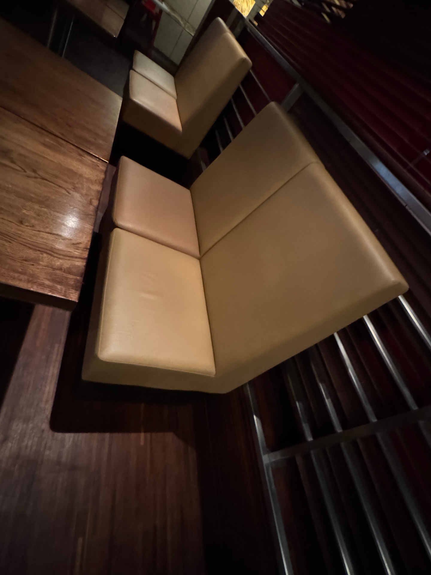Stan zastany — sala, sanitariaty i teren zewnętrzny — zdjęcie 12